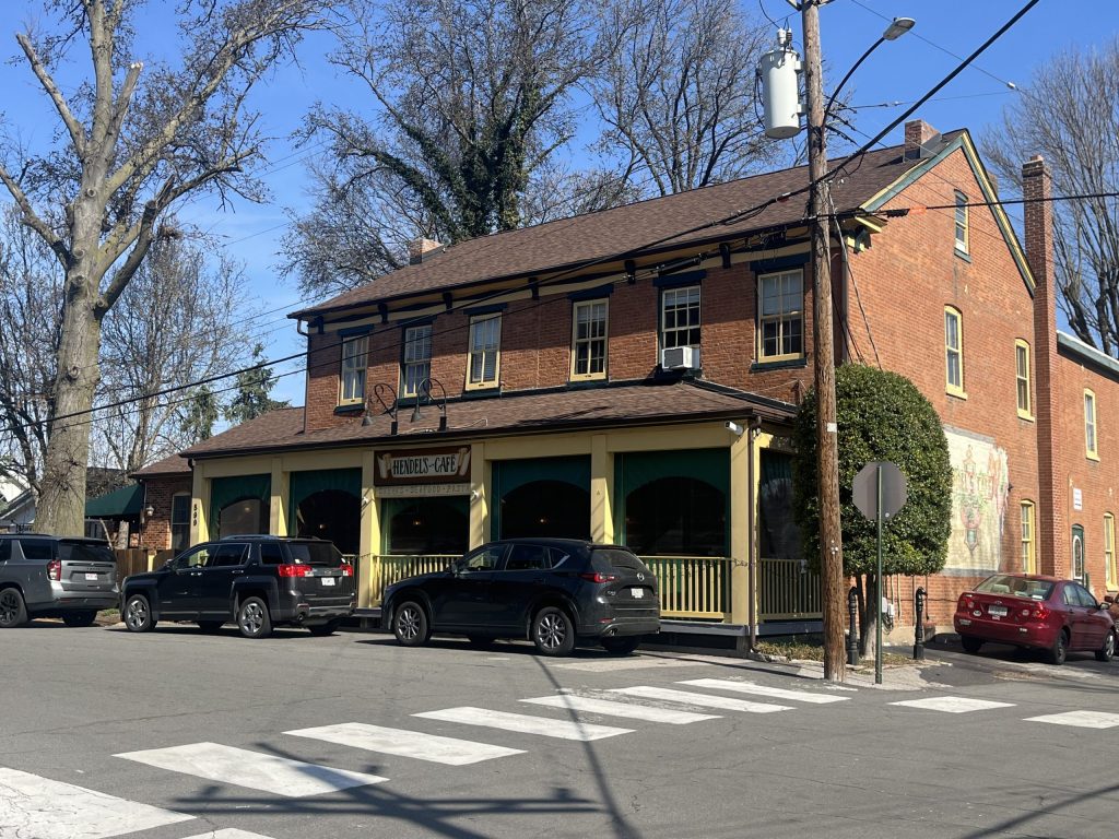 Hendel’s Restaurant In Florissant Earns Featured Recognition 1 Hendel’s Restaurant In Florissant Earns Featured Recognition